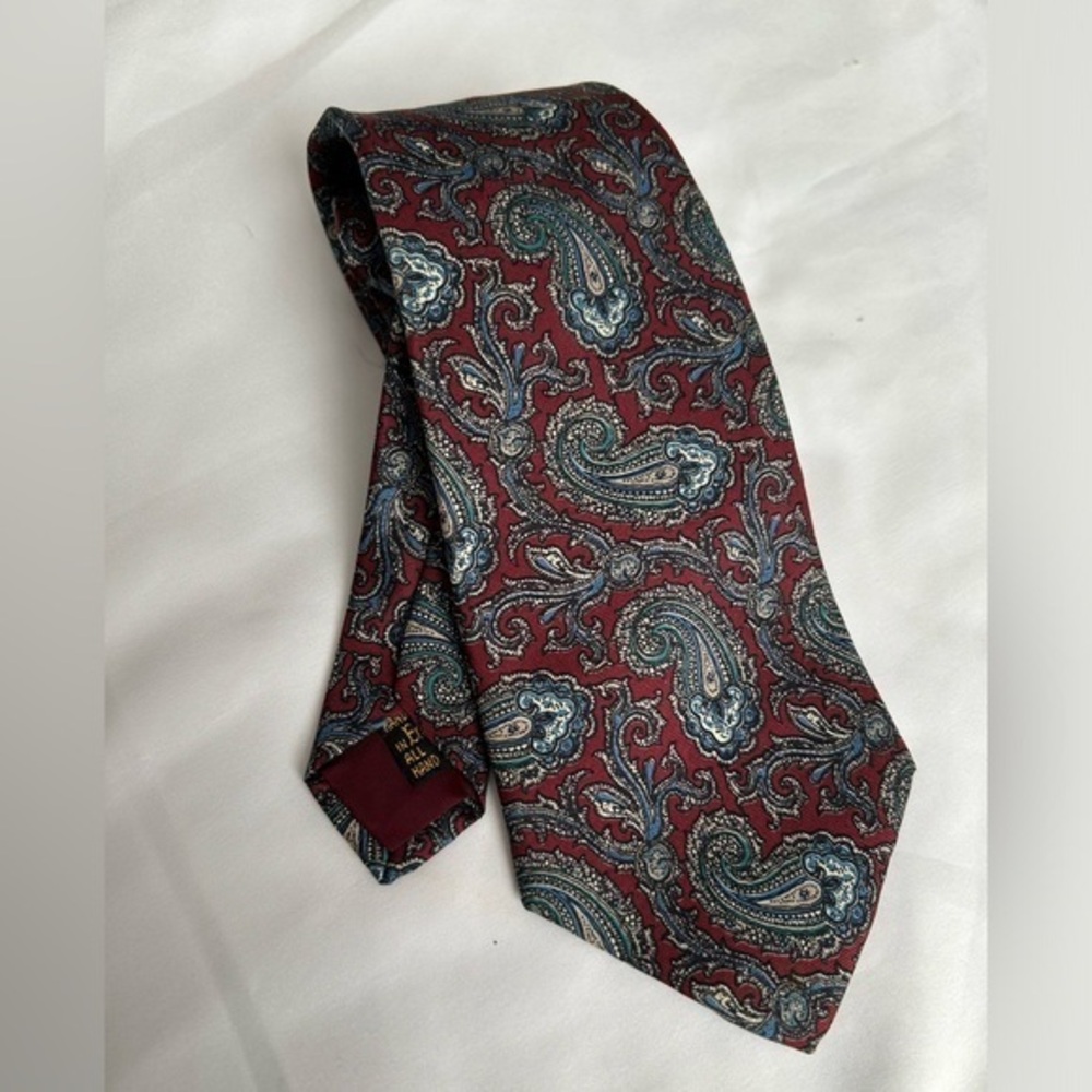 Britches of Georgetown Men’s Necktie | Tie | Maroon Paisley